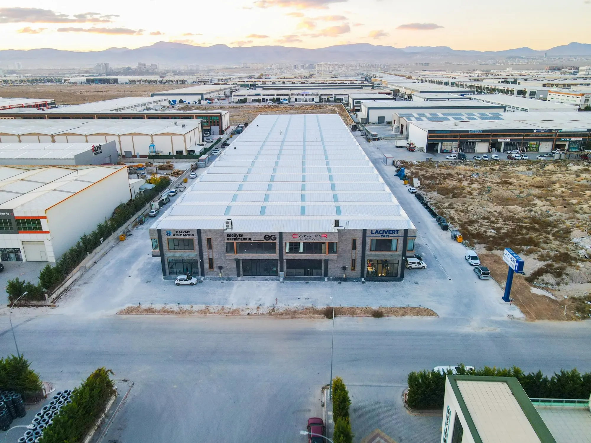 Lacivert - 1 Industrial Site